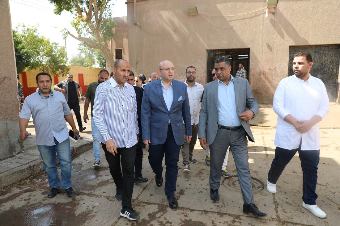 المحافظ يتفقد مجزر ناصر استعدادا لعيد الأضحى
